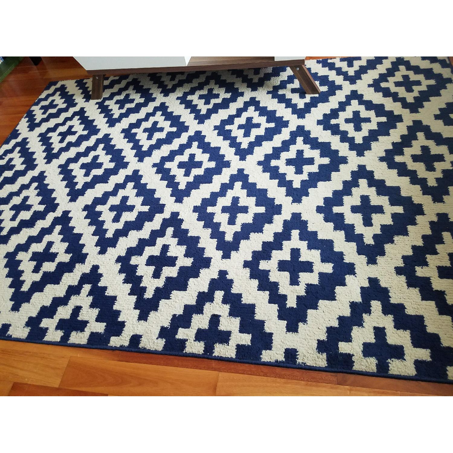 Blue & White Geometric Area Rug AptDeco