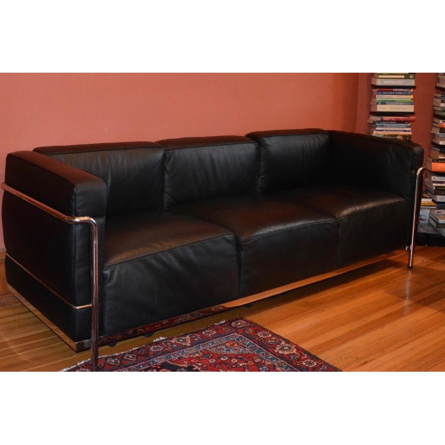 Corbusier LC-3-Feather Relaxed Sofa Replica in Black Leather - image-2
