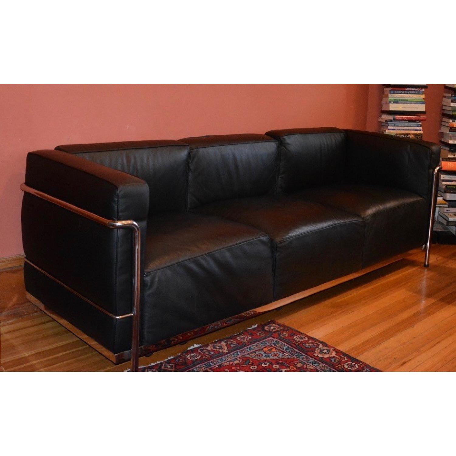 Corbusier LC-3-Feather Relaxed Sofa Replica in Black Leather - image-3