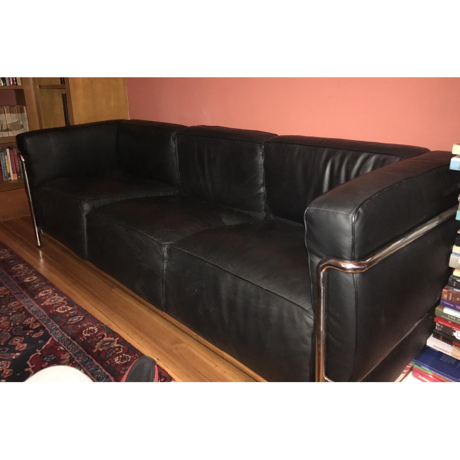 Corbusier LC-3-Feather Relaxed Sofa Replica in Black Leather - image-5