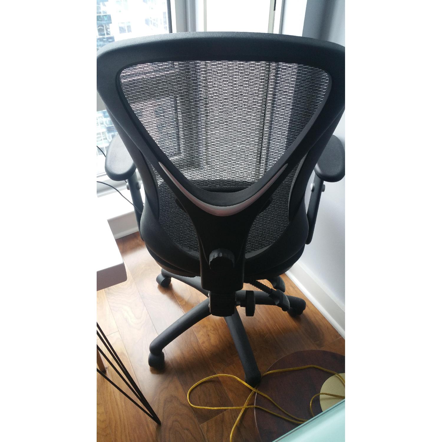 Carder Mesh Ergonomic Office Chair - image-3