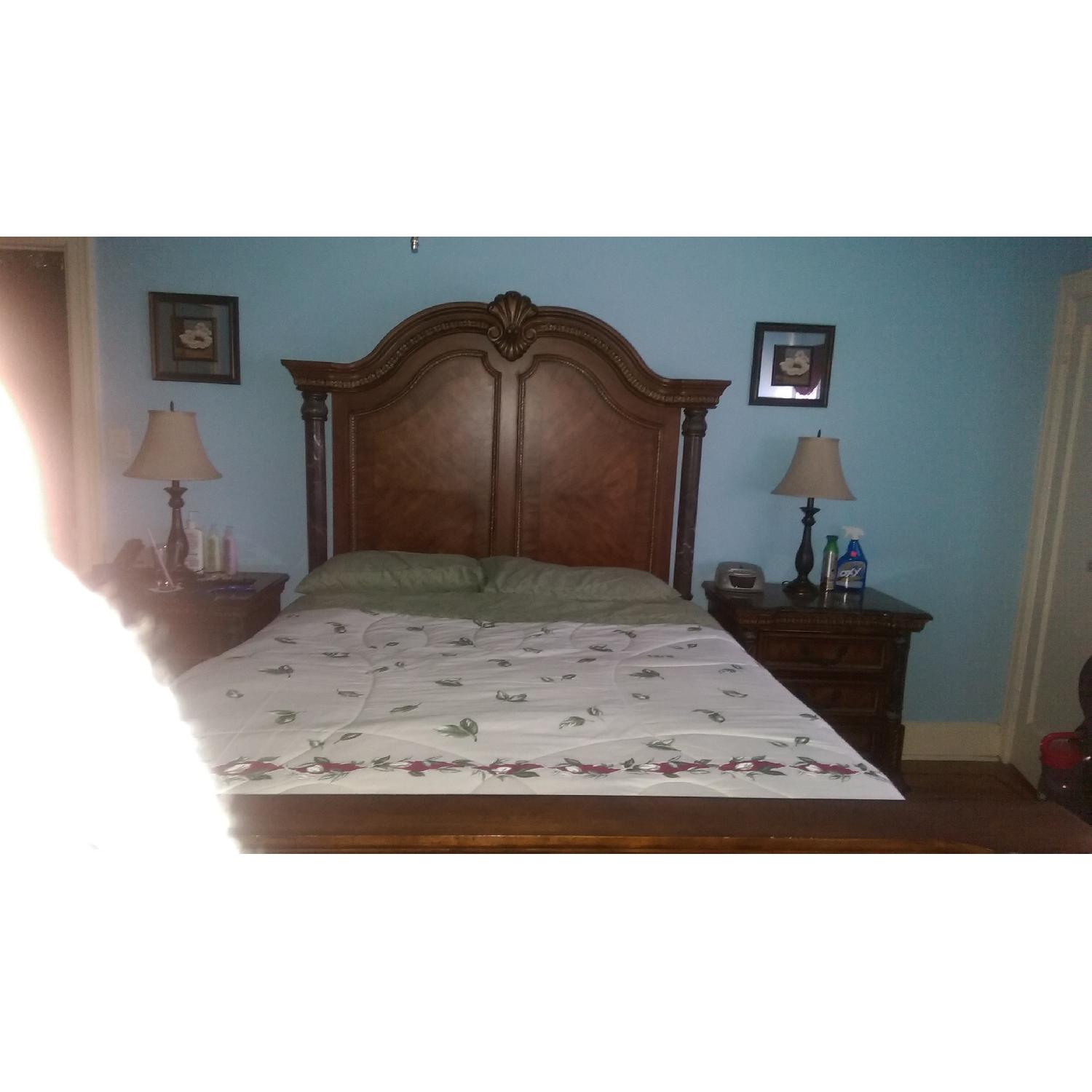 Aico Amini 5 Piece Bedroom Set - image-4