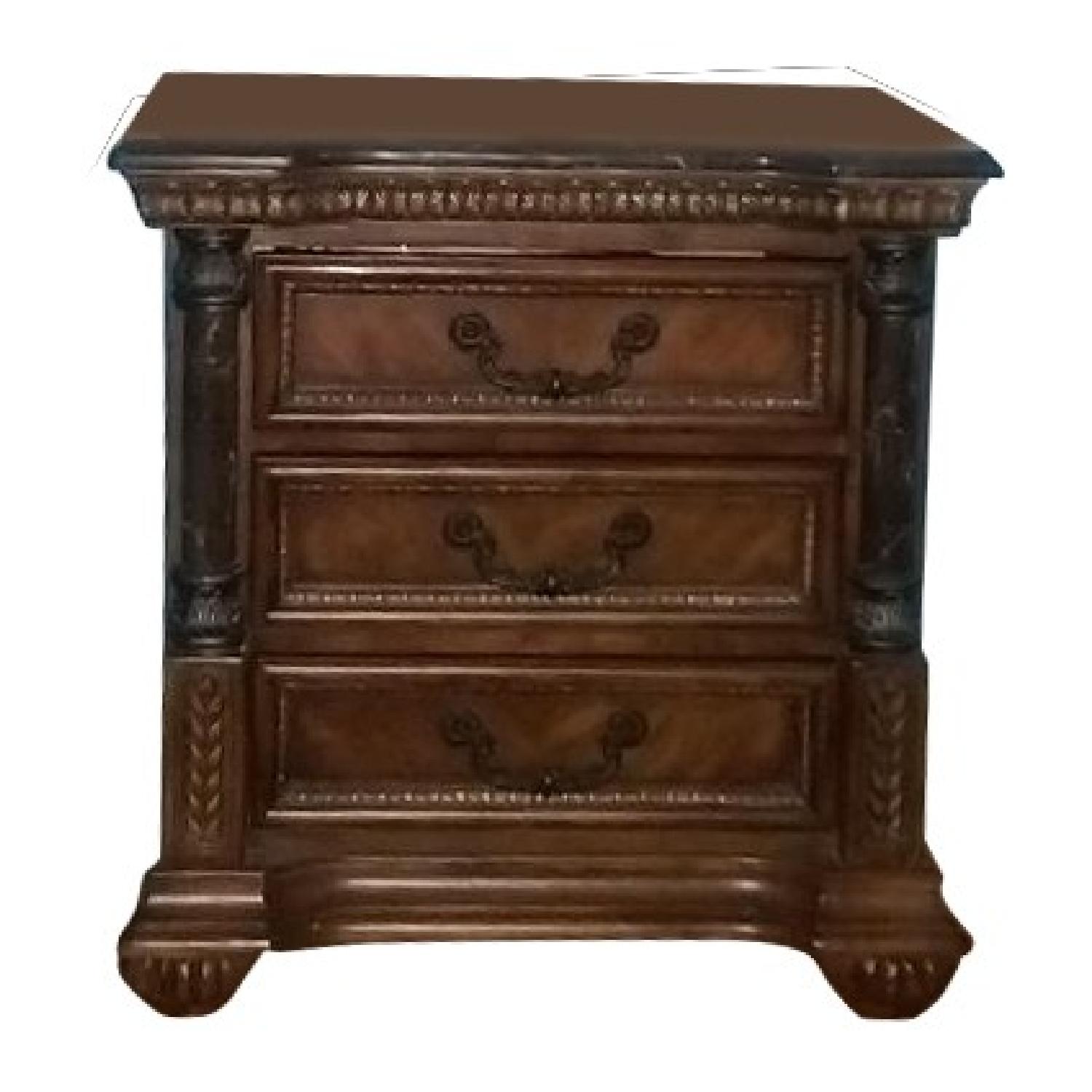 Aico Amini 5 Piece Bedroom Set - image-5