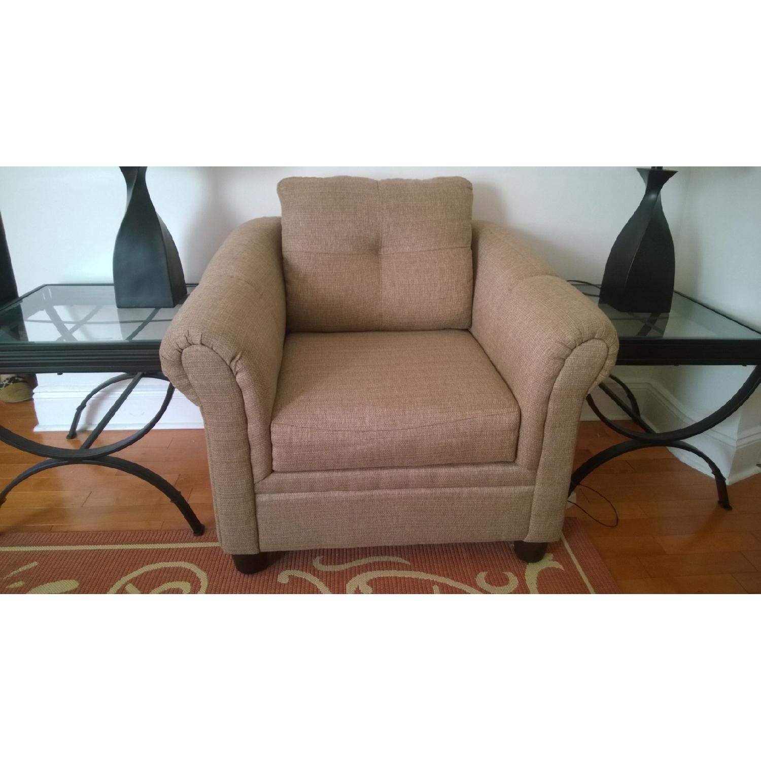 Bob's Furniture 7 Piece Living Room Set - image-4