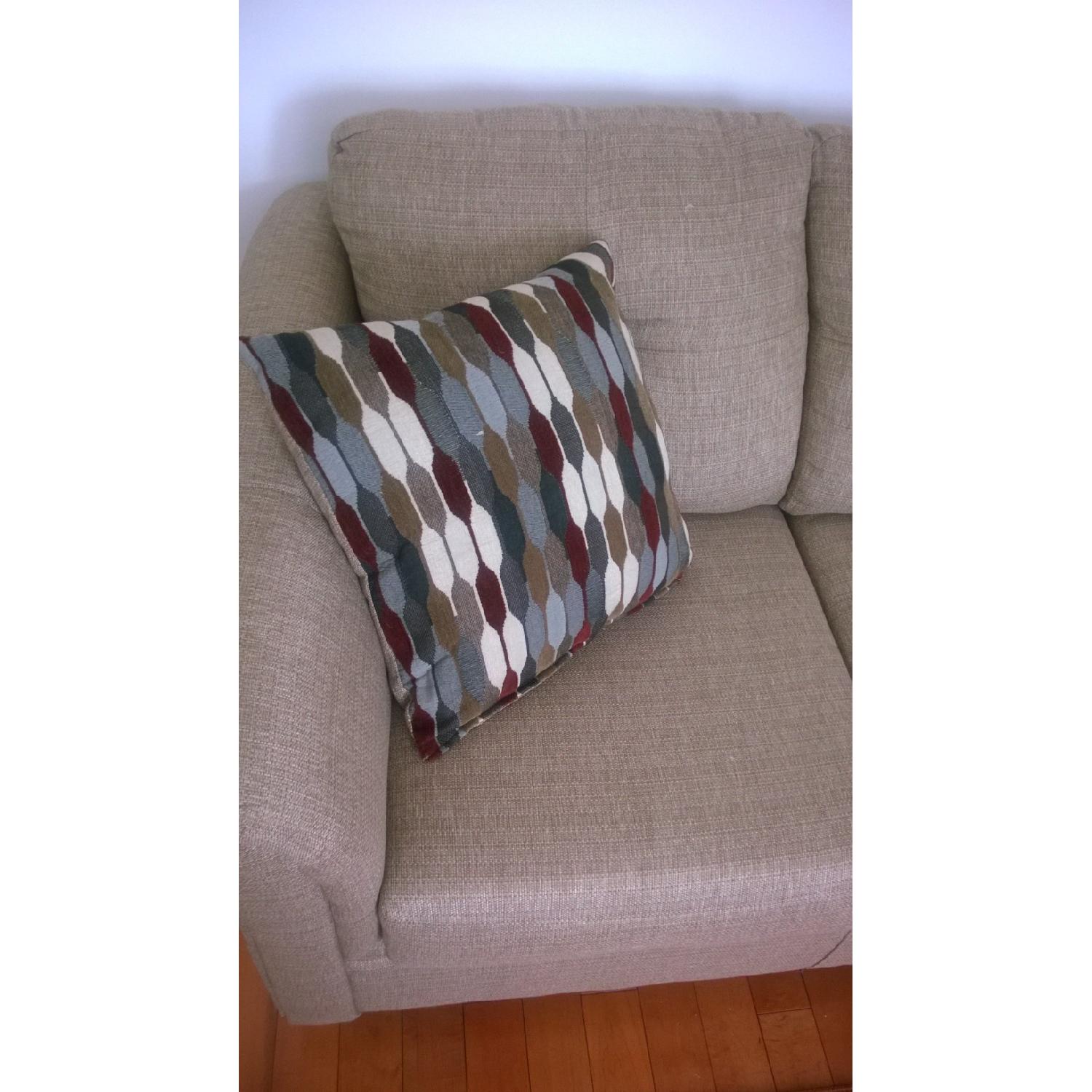 Bob's Furniture 7 Piece Living Room Set - image-7