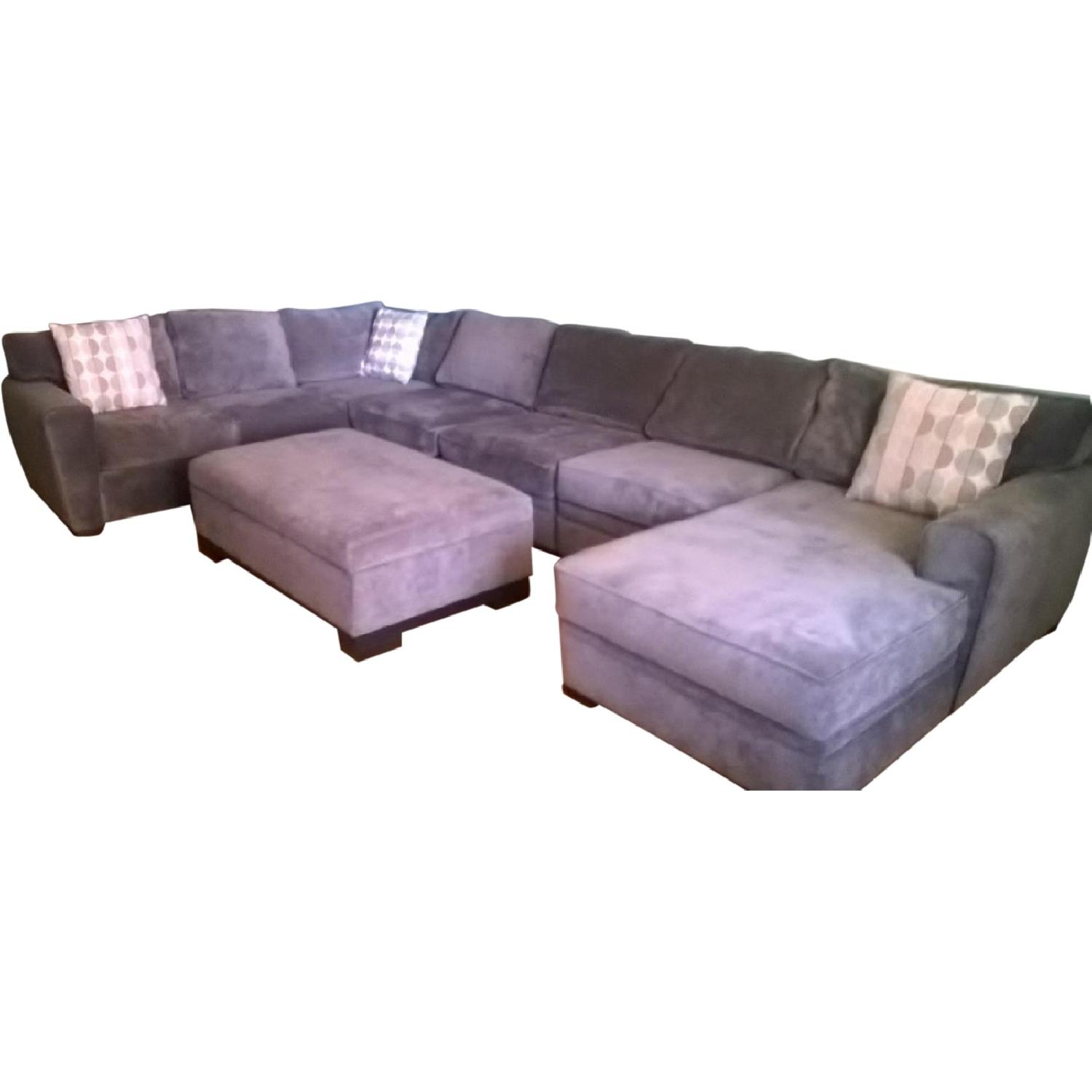 Raymour & Flanigan 5 Piece Sectional & Ottoman - AptDeco