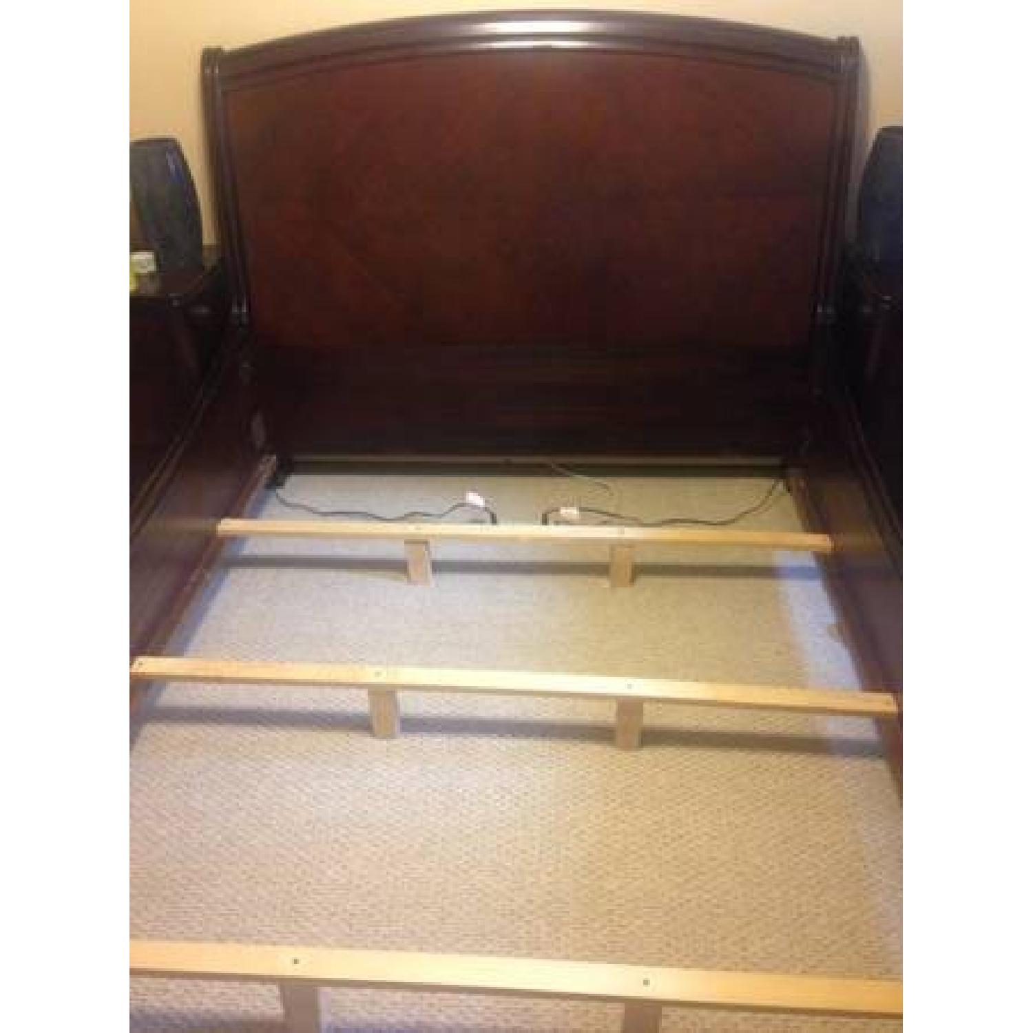 Beautiful 5 Piece Queen Wood Bedroom Set - image-6