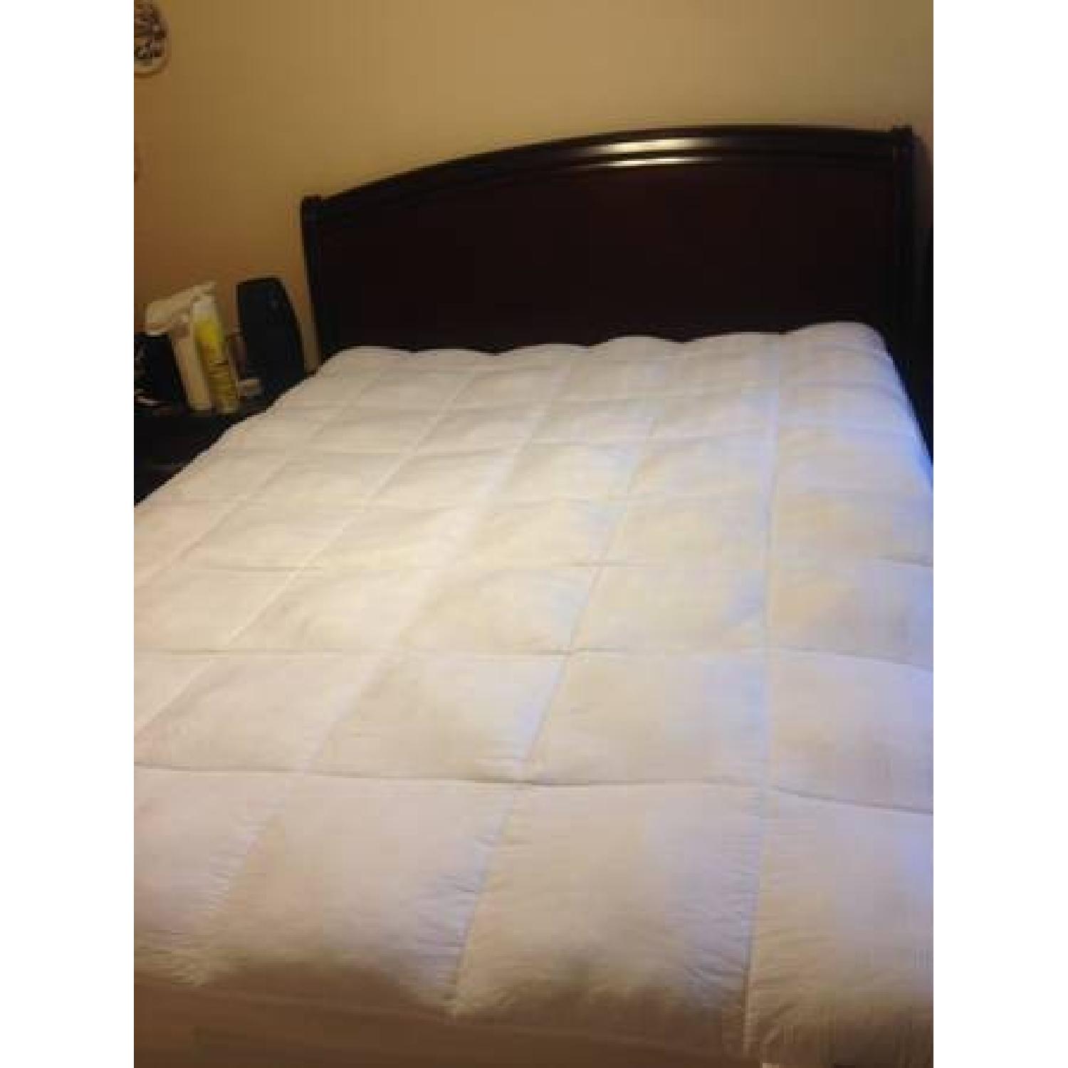 Beautiful 5 Piece Queen Wood Bedroom Set - image-3