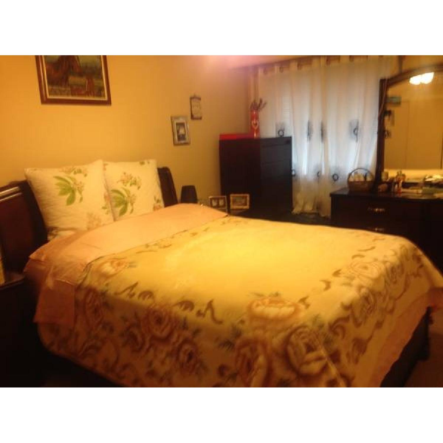 Beautiful 5 Piece Queen Wood Bedroom Set - image-8