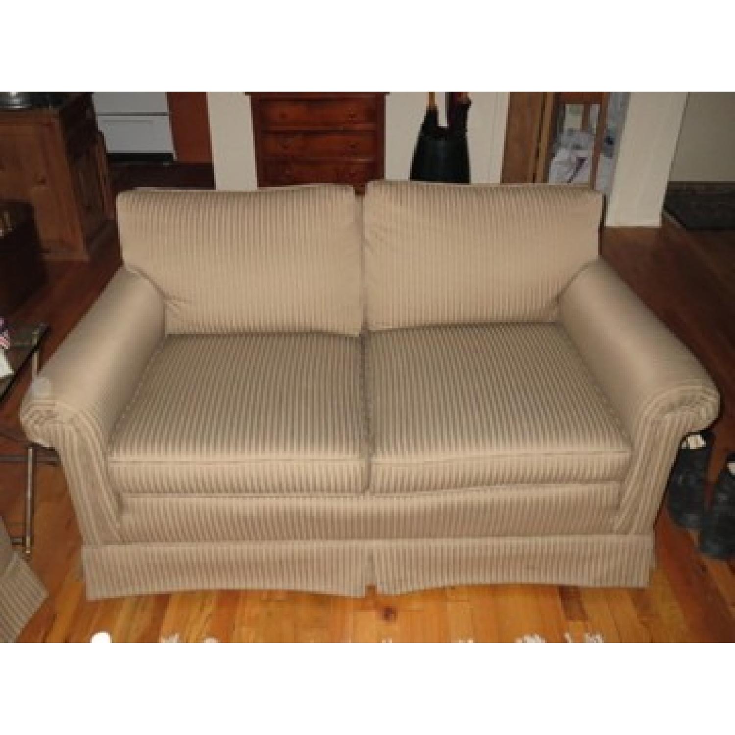 Gold stripe loveseat - image-1