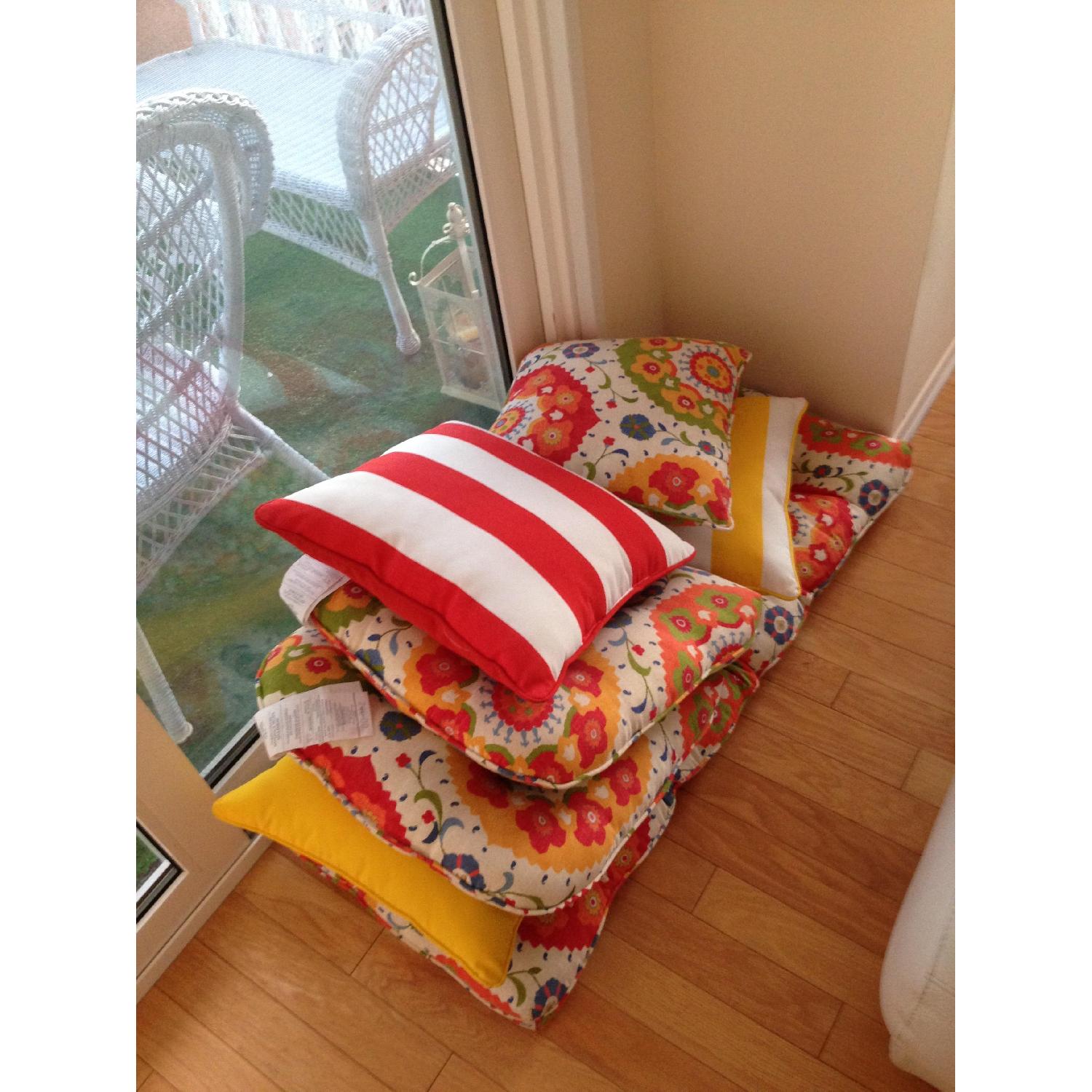 Pier 1 Outdoor Set - image-1