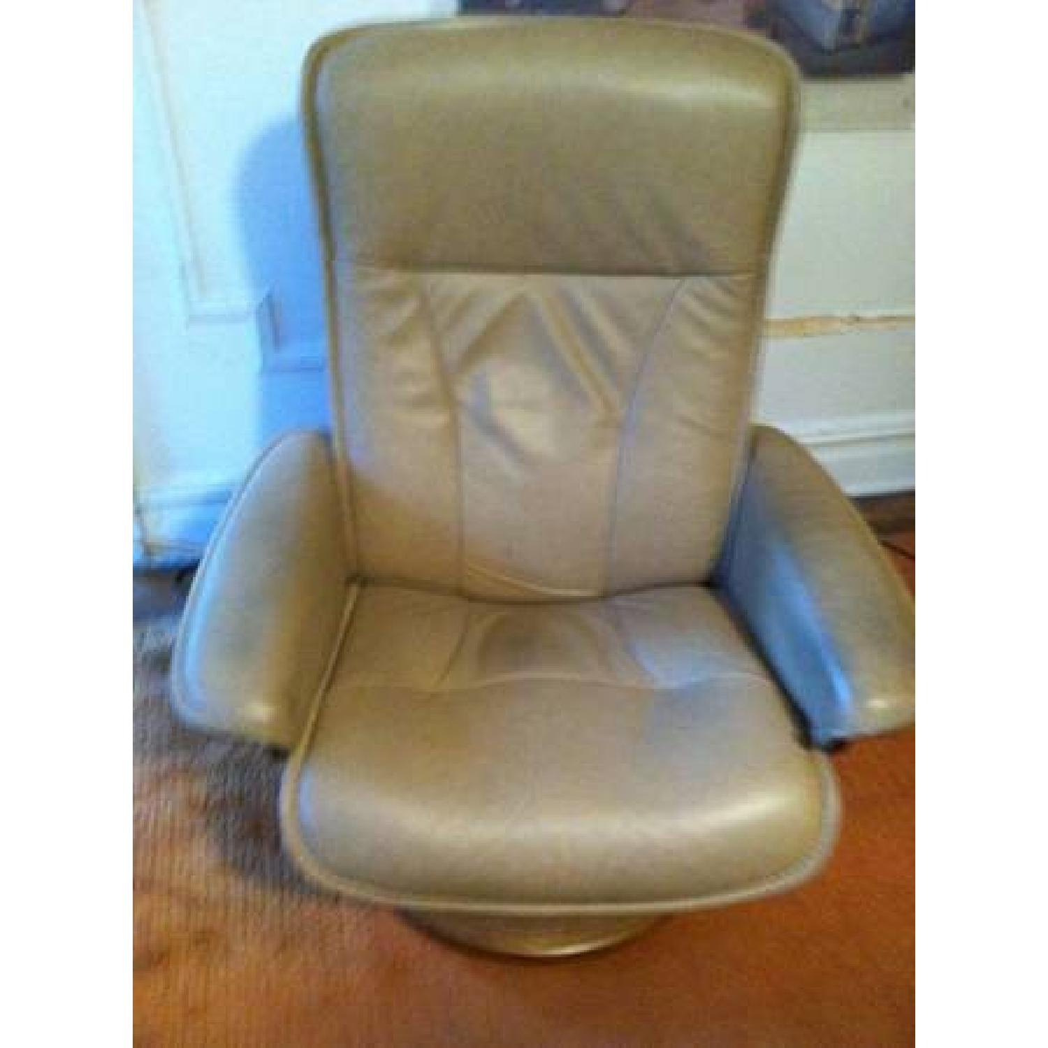 Stressless Recliner - image-4