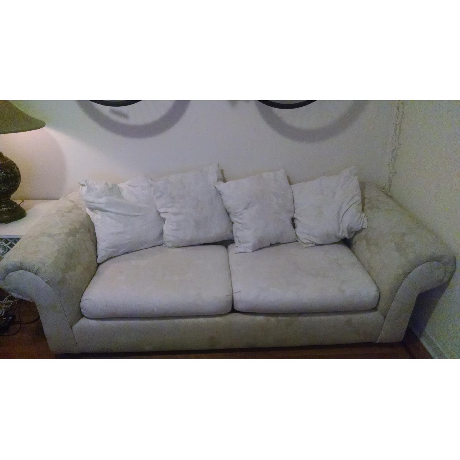 Pull Out Couch - image-1