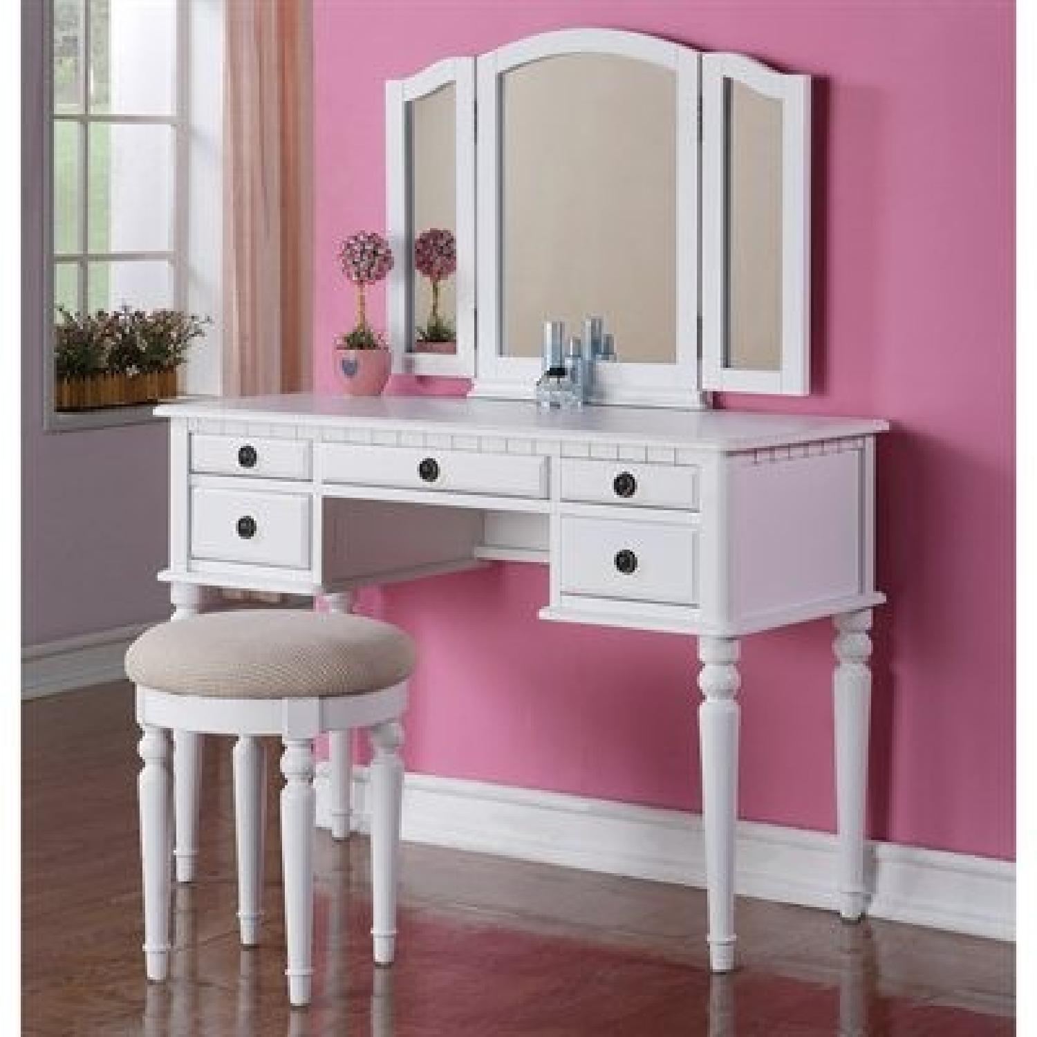 Poundex Vanity Table w/ Chair - image-3