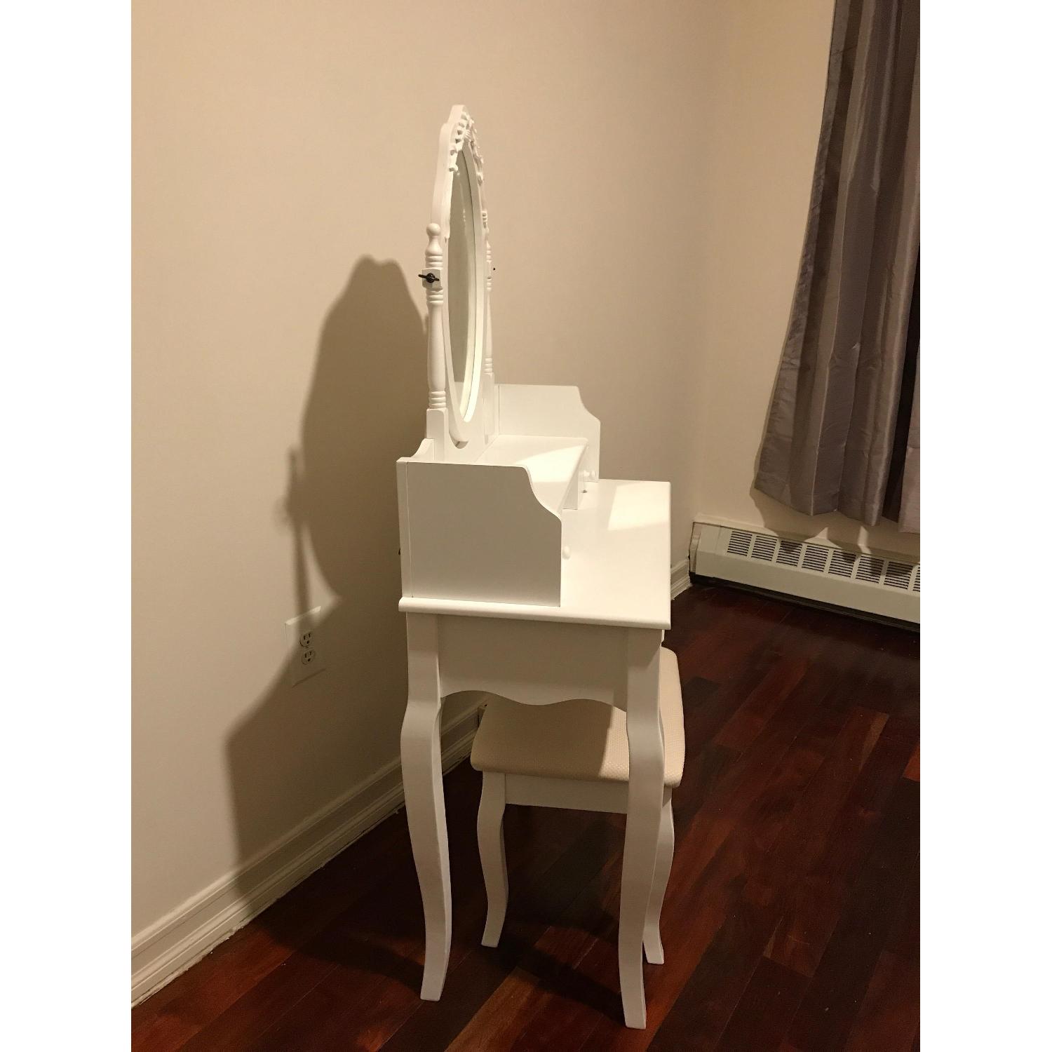 Roundhill Furniture Ribbon Wood Make-Up Vanity Table w/ Stool in White - image-3