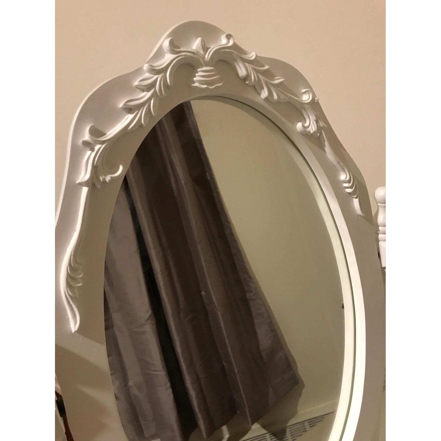 Roundhill Furniture Ribbon Wood Make-Up Vanity Table w/ Stool in White - image-7