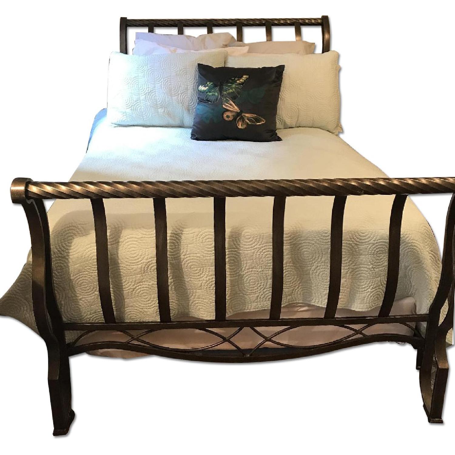 Full Size Metal Sleigh Bed - image-0