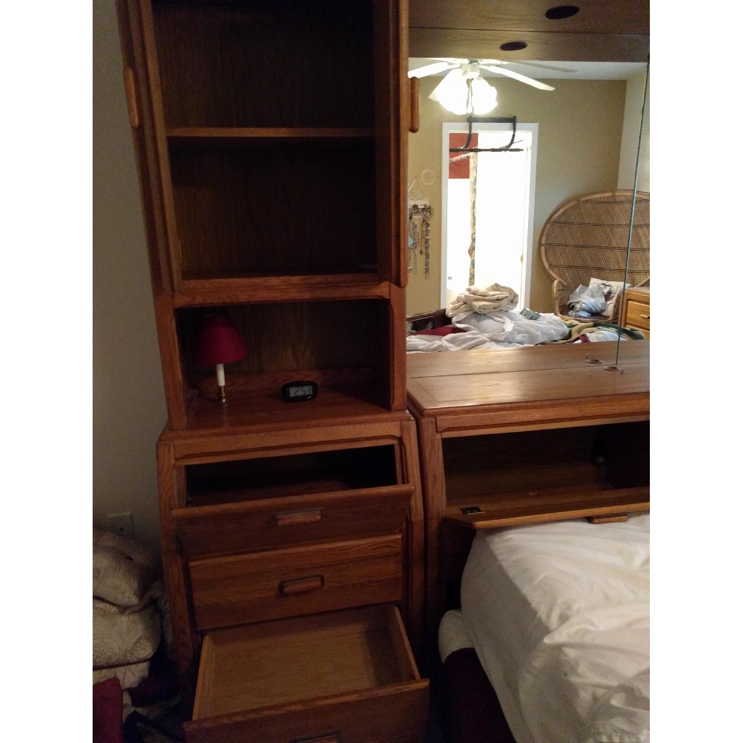 3 Piece Oak Bedroom Set - image-1