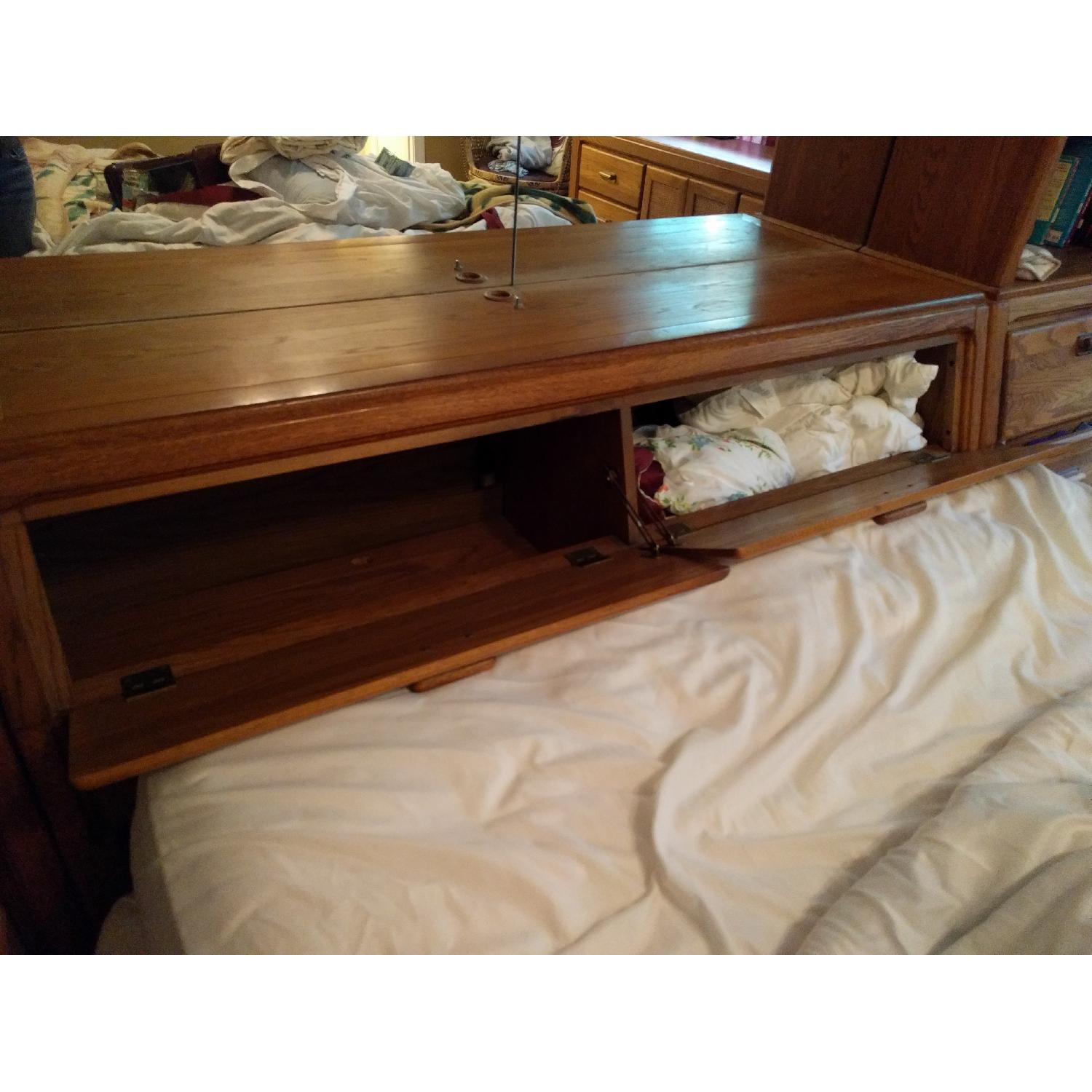 3 Piece Oak Bedroom Set - image-2