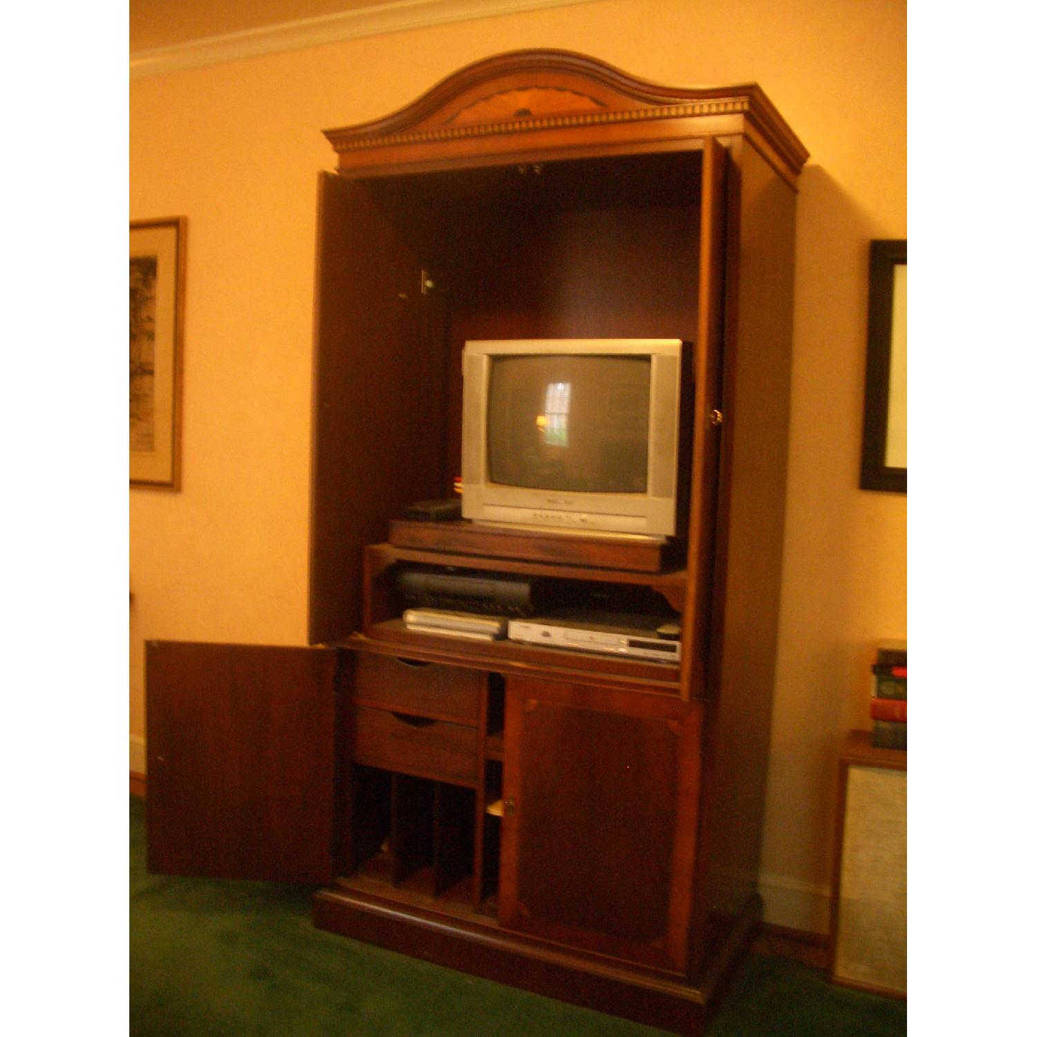 Hekman Furniture Entertainment Center/Cabinet - image-3