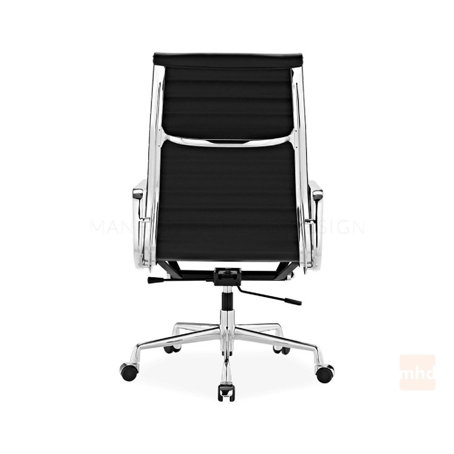 Eames Ribbed Executive Chair Replica - image-2