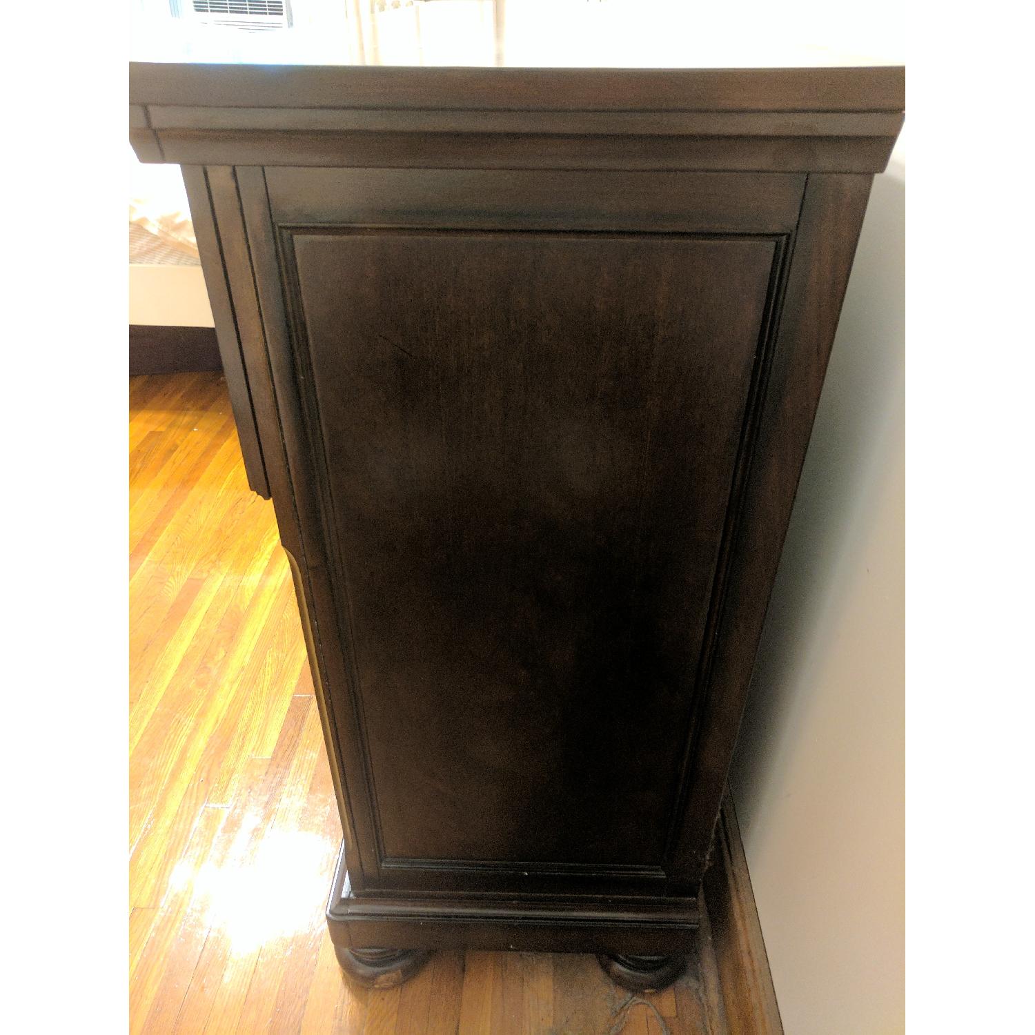 Ashley's 7 Drawer Dresser - image-2