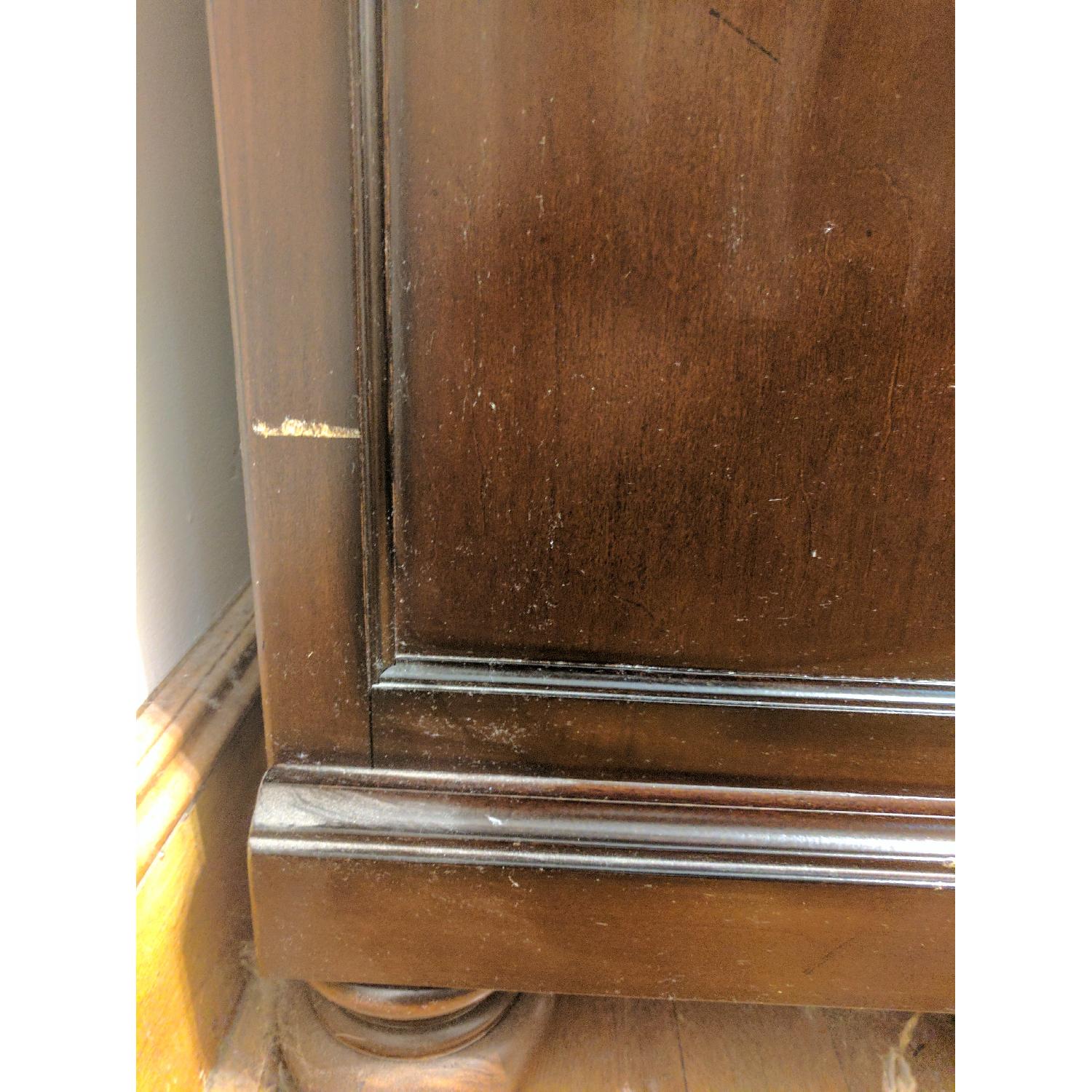 Ashley's 7 Drawer Dresser - image-7