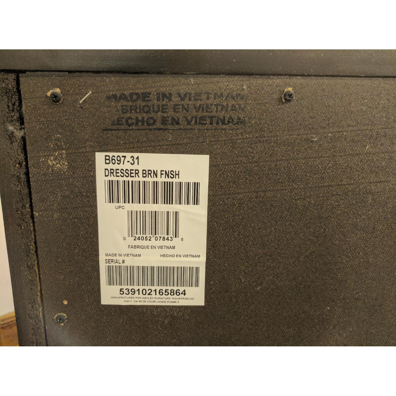 Ashley's 7 Drawer Dresser - image-12