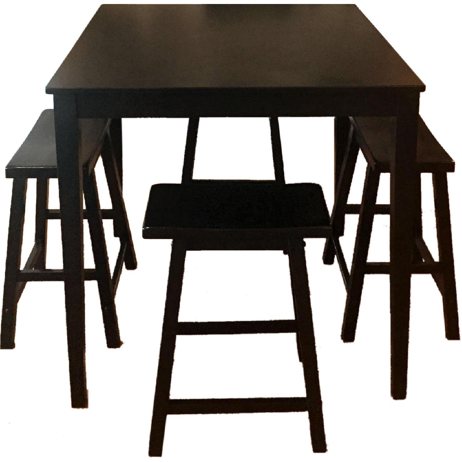 Macy's CounterHeight Table w/ 4 Stools AptDeco