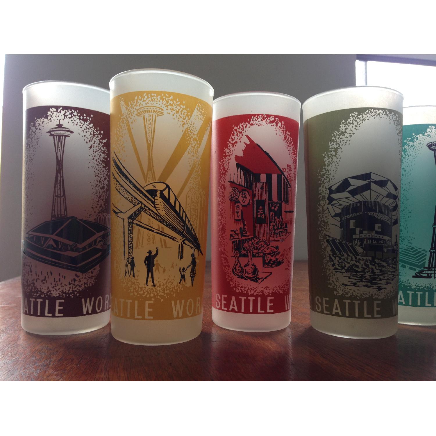1962 Seattle World's Fair Glasses Set of 7 AptDeco
