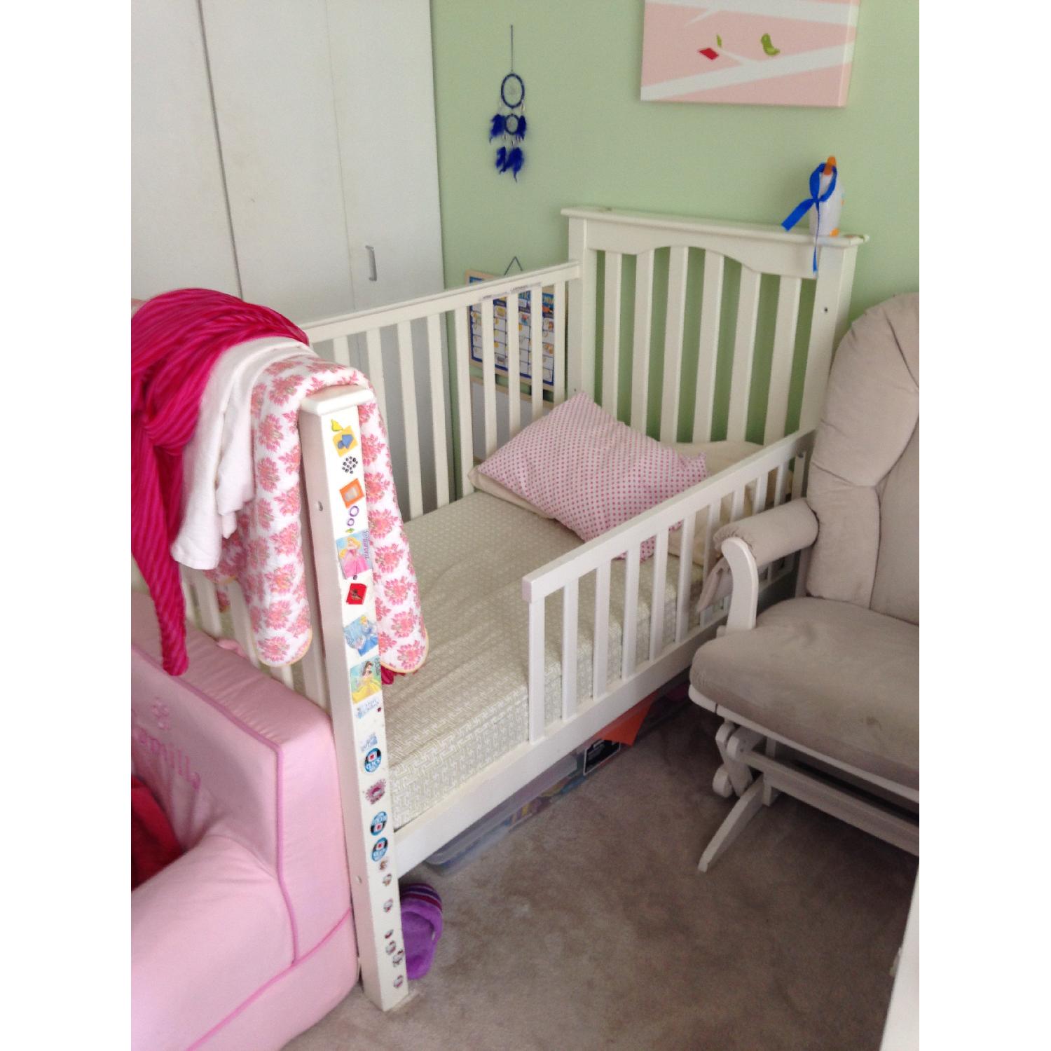 Pottery Barn Kendall Crib + Conversion Kit - image-1