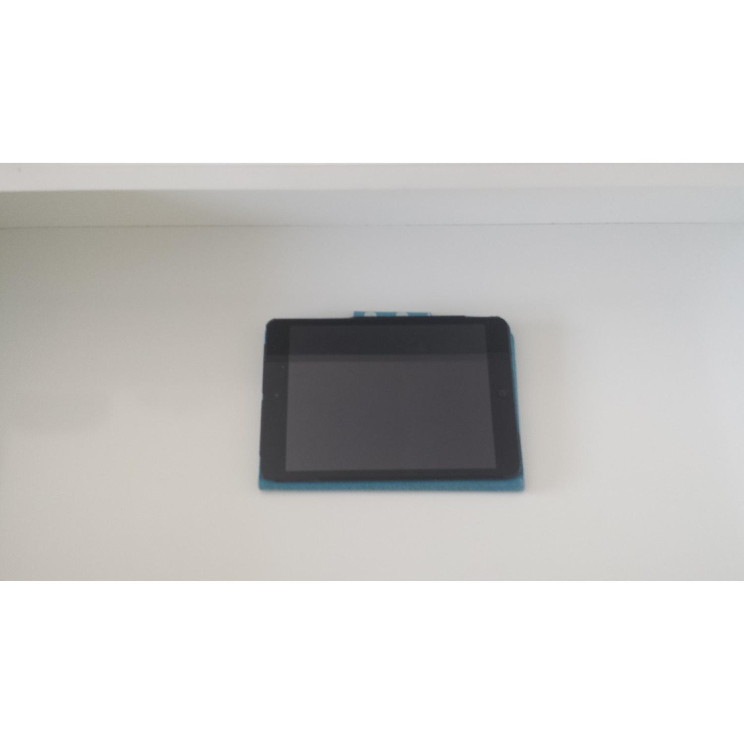 White Dresser with Silver Handles - image-5