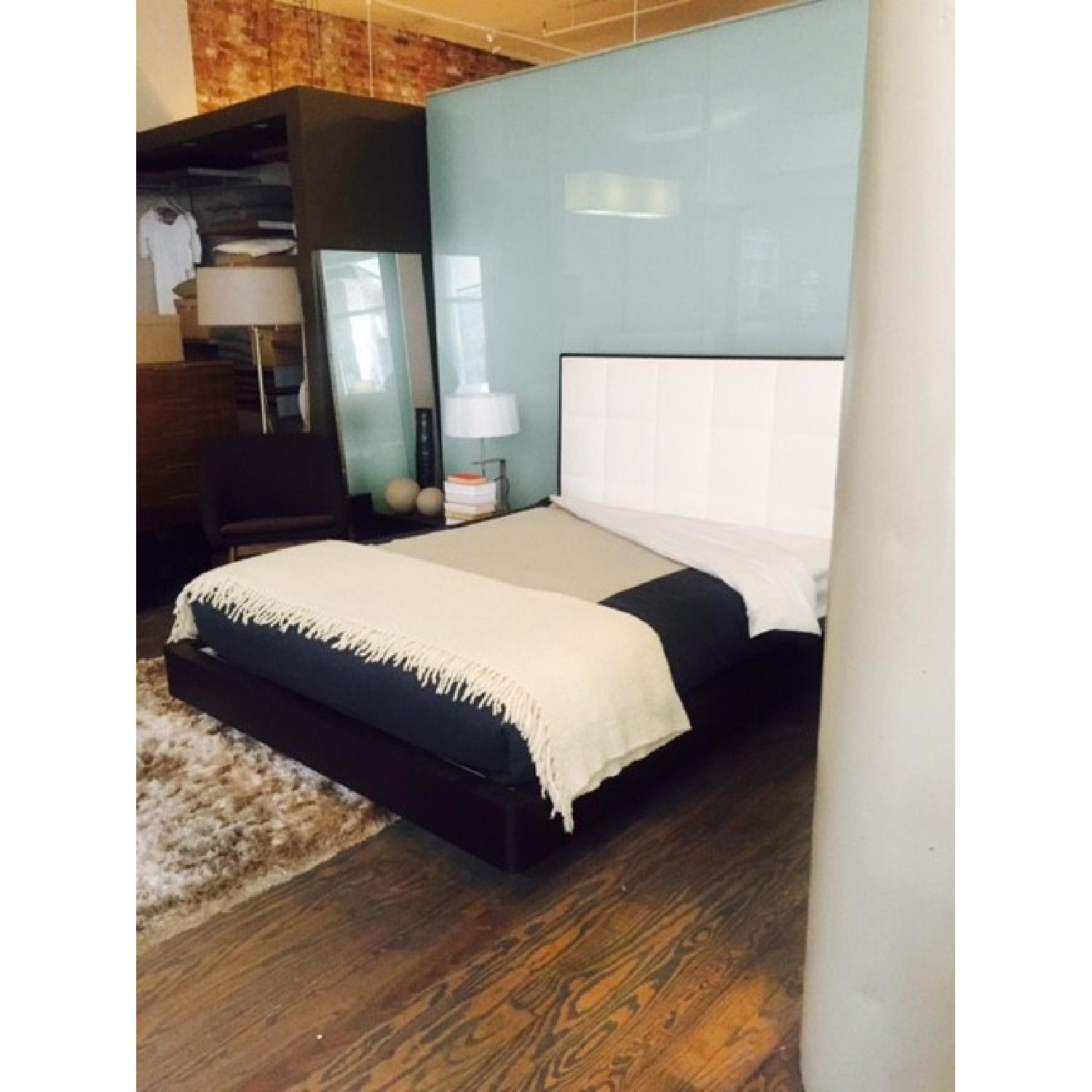 Jesse Plaza Queen Size Bed Frame - image-3