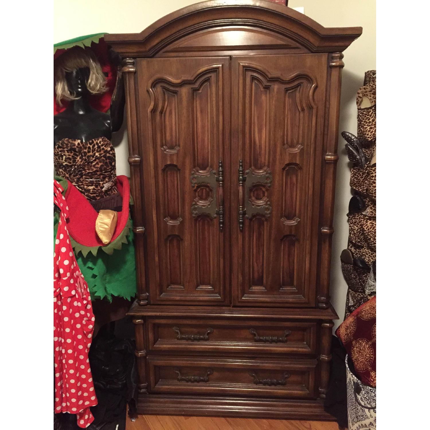 Antique 3 Piece Bedroom Furniture - image-1