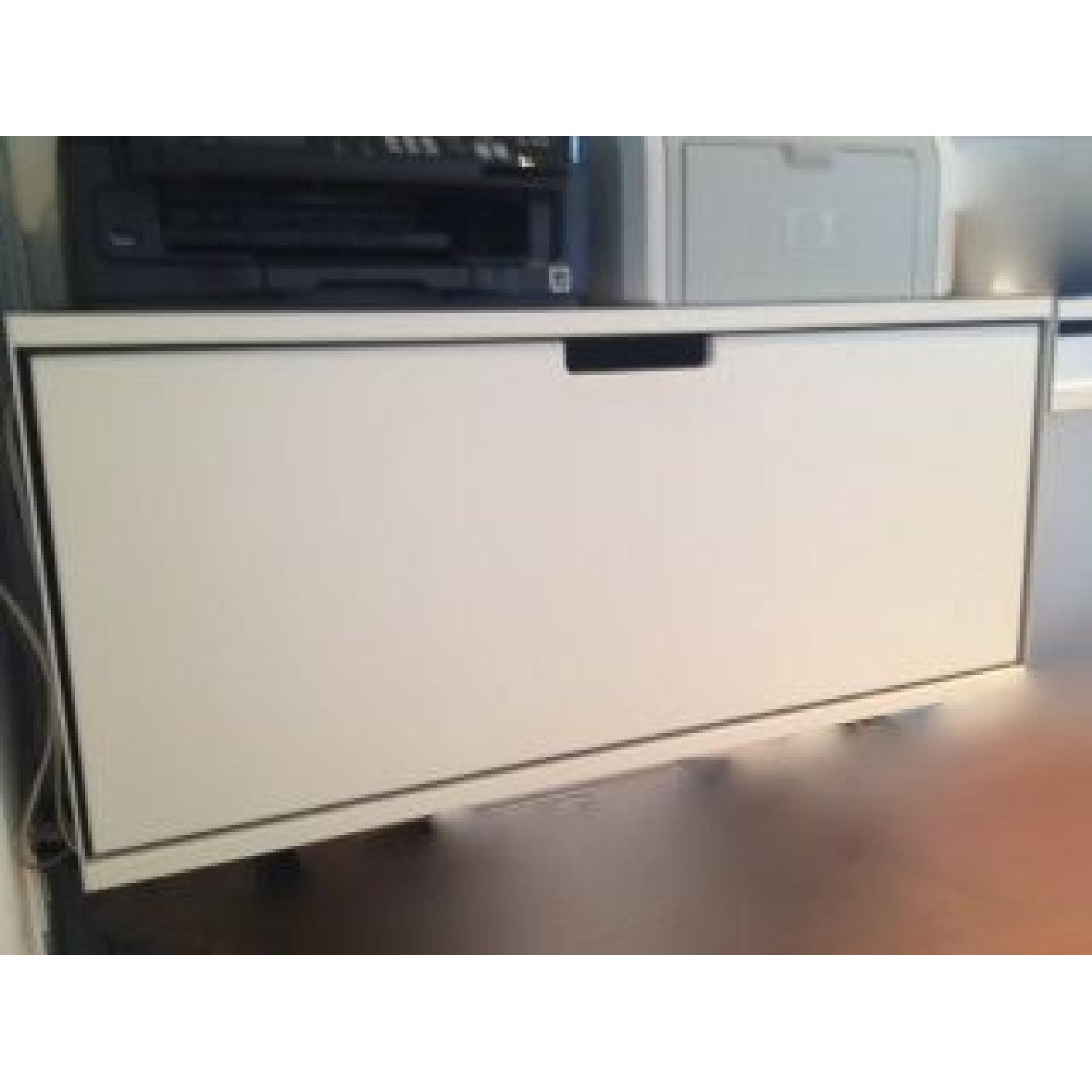 606 Universal Shelving Vitsoe One-Drawer Cabinet - image-1