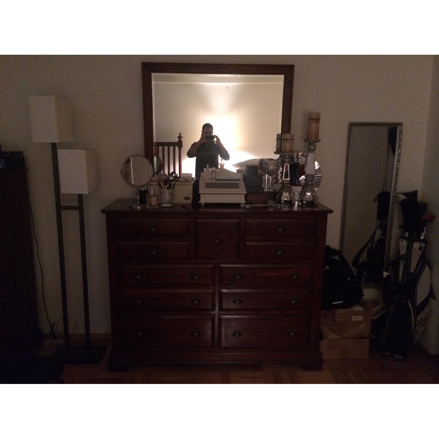 Bob's Queen SIze Bedroom Set - AptDeco