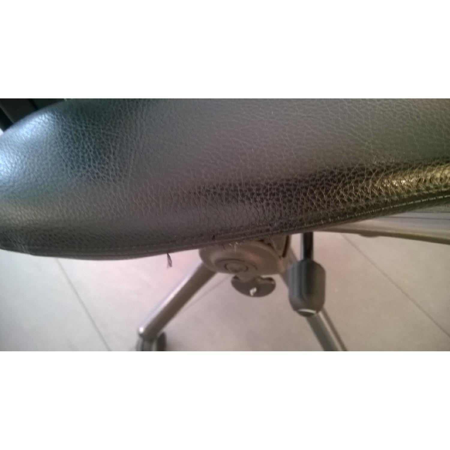 Herman Miller Aeron Office Chair - image-5