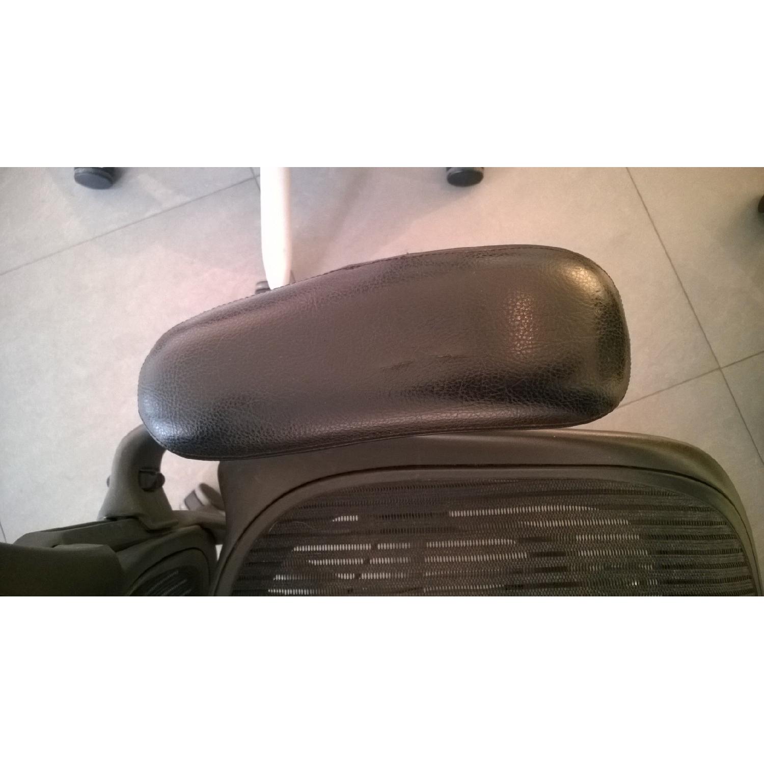Herman Miller Aeron Office Chair - image-6