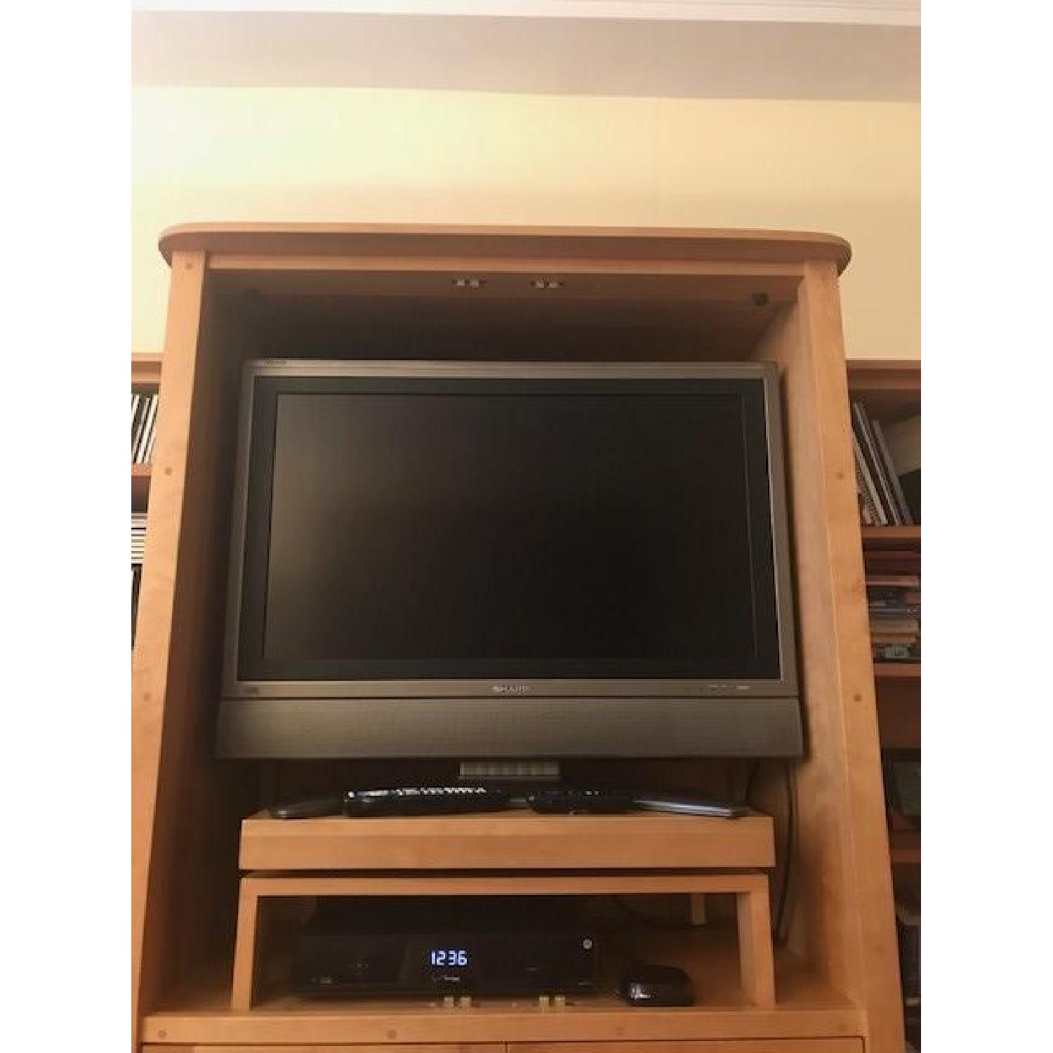 Pompanoosuc Mills New England Entertainment Center - image-4