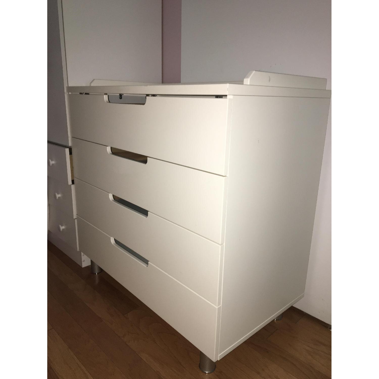 Oeuf Classic 4 Drawer Dresser in White - image-2