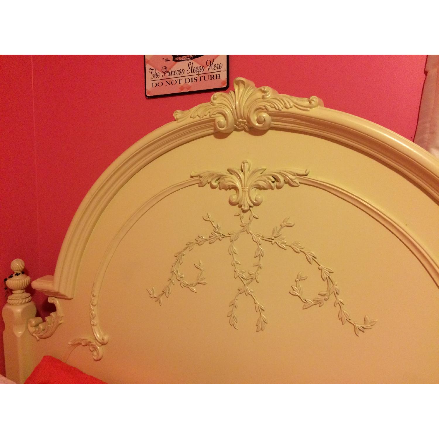 Jessica Mcclintock Romance Collection 4 Piece Bedroom Set - image-1