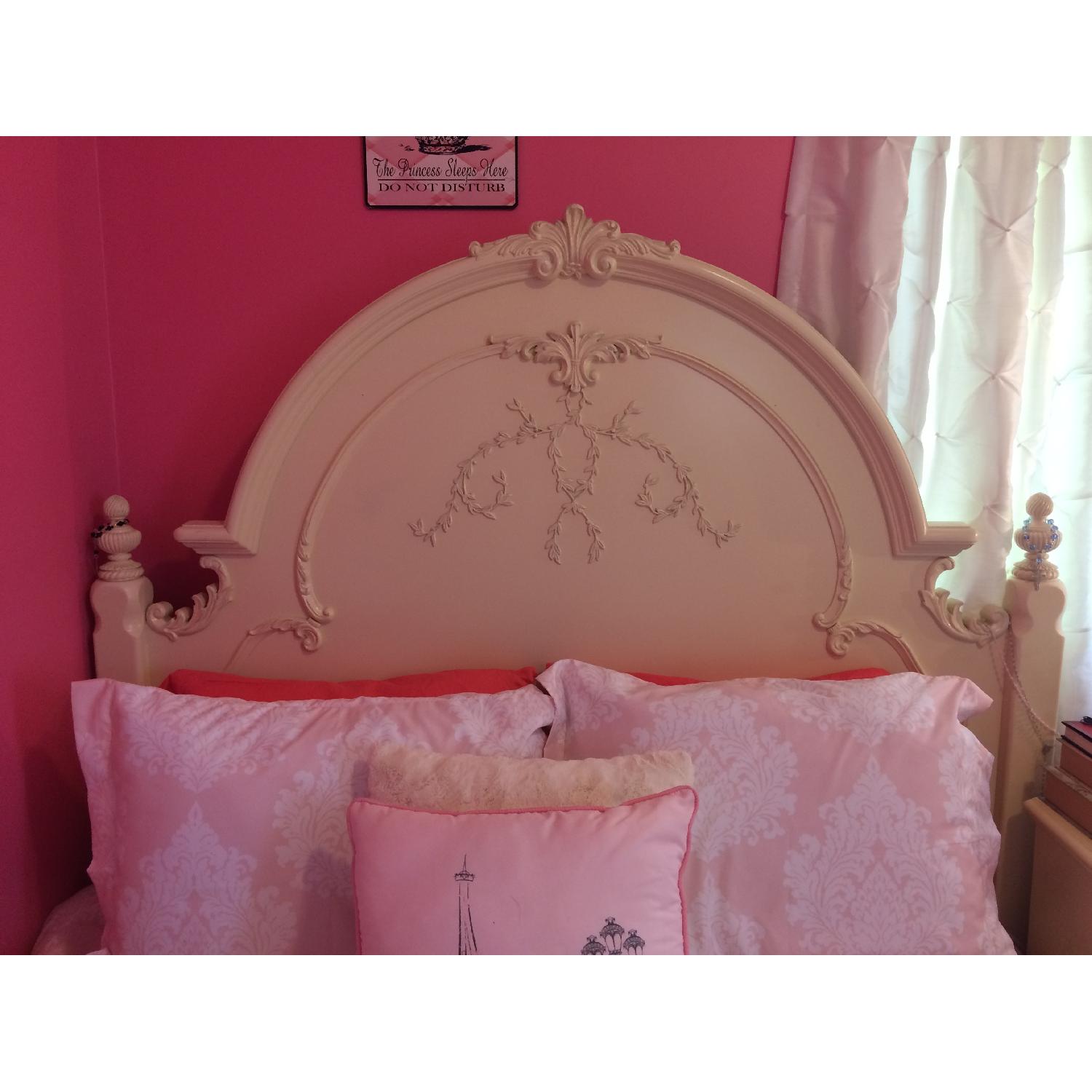 Jessica Mcclintock Romance Collection 4 Piece Bedroom Set - image-6