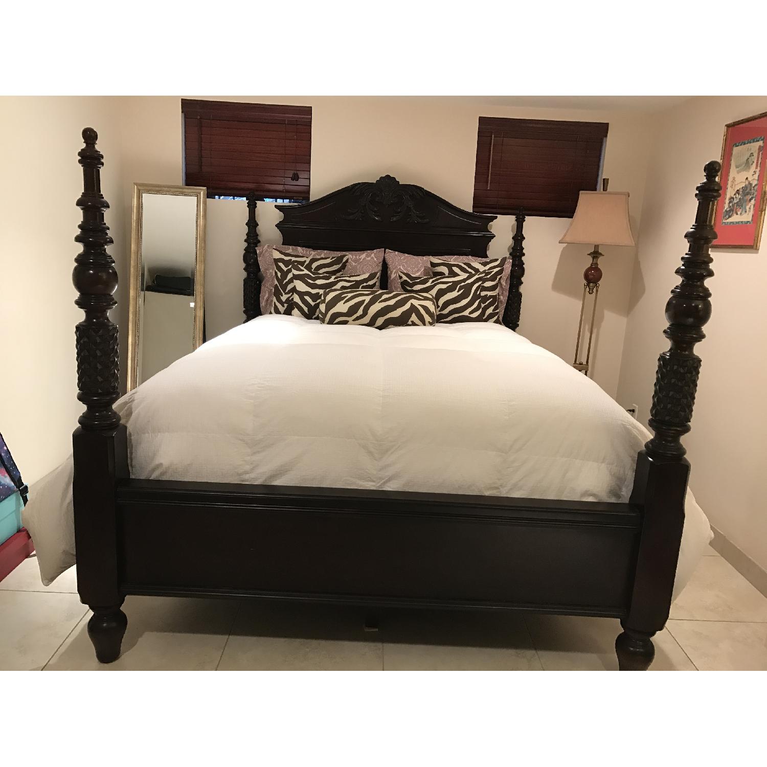 Raymour & Flanigan 3 Piece Bedroom Set - image-4