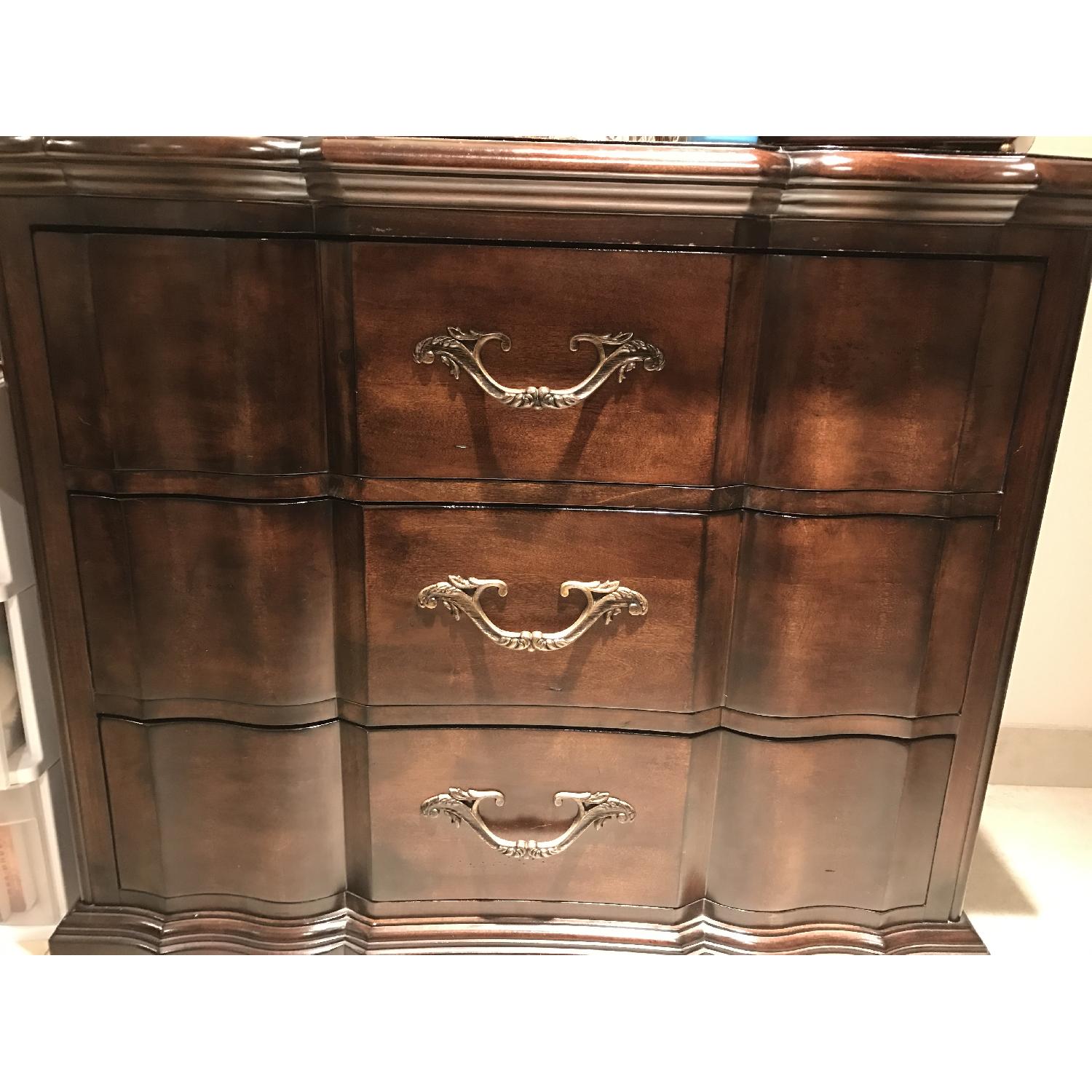 Raymour & Flanigan 3 Piece Bedroom Set - image-6