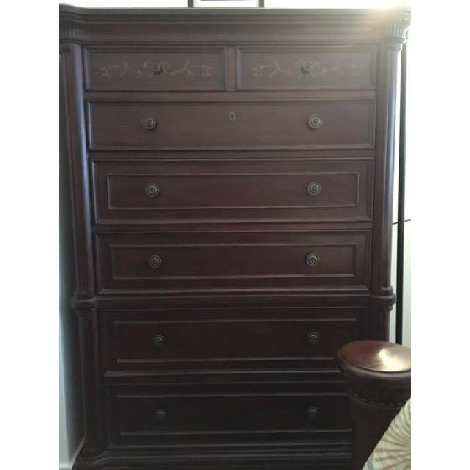 Bloomingdales 4 Piece Handpainted Wood King Size Bedroom Set - image-4