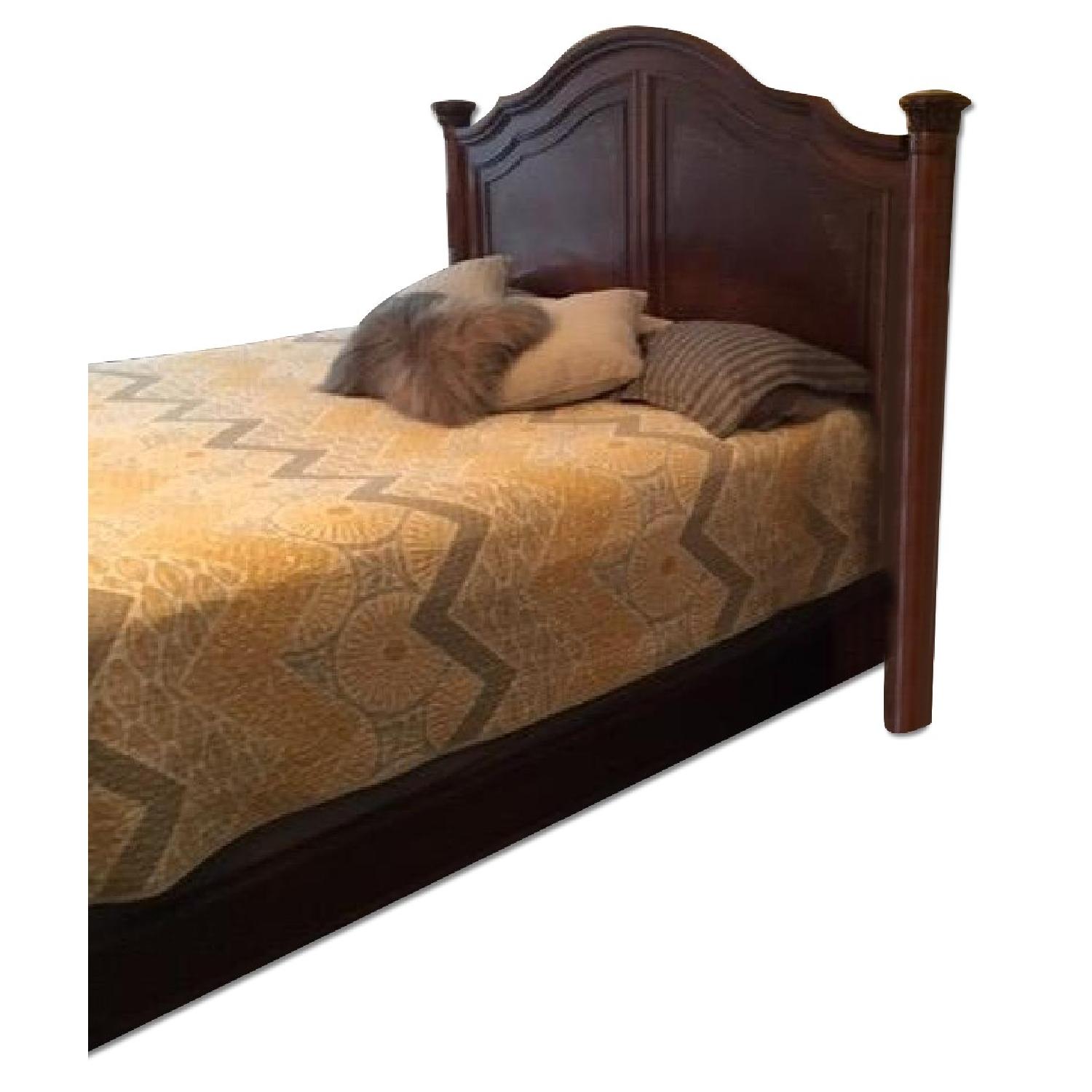 Bloomingdales 4 Piece Handpainted Wood King Size Bedroom Set - image-0