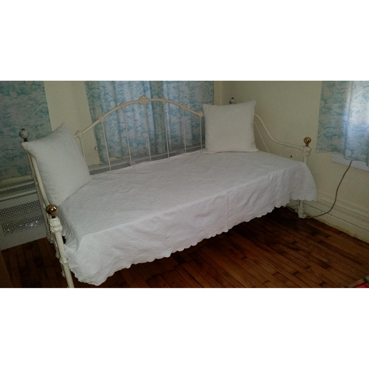 White Metal Day Bed - image-1