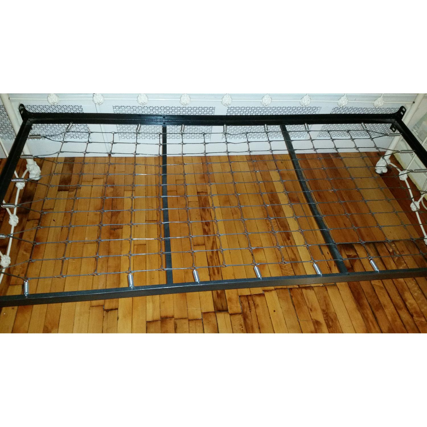 White Metal Day Bed - image-6