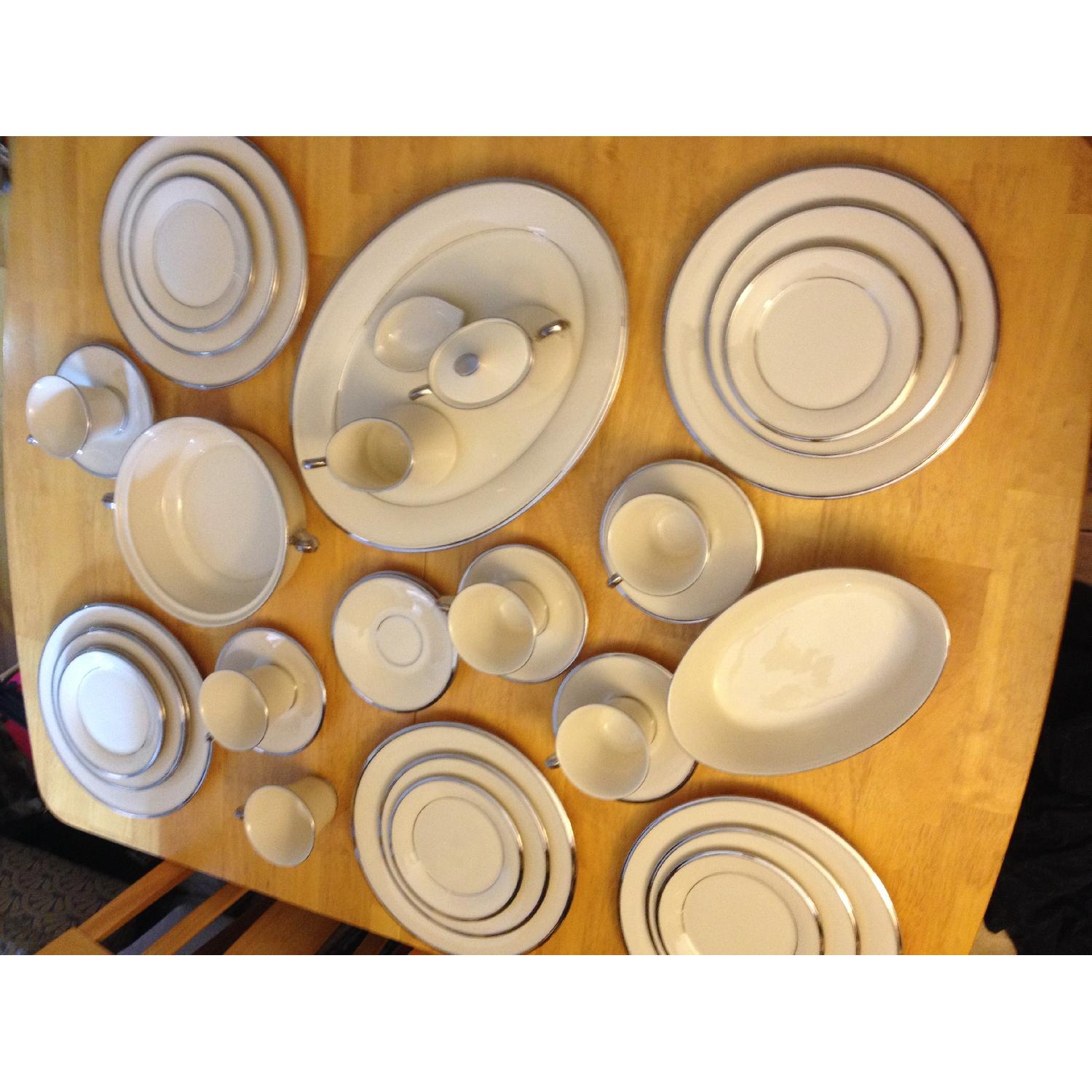 Lenox Solitaire 5 Place Chinaware Setting - image-4