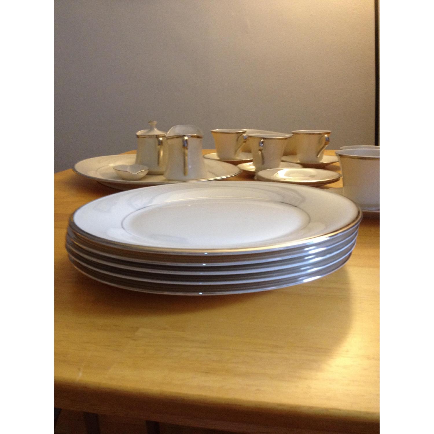 Lenox Solitaire 5 Place Chinaware Setting - image-9